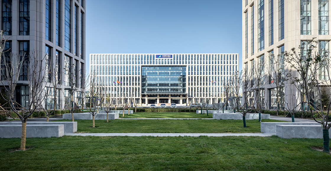 北京新机场南航基地运行及保障用房工程实景图2 - 副本.png