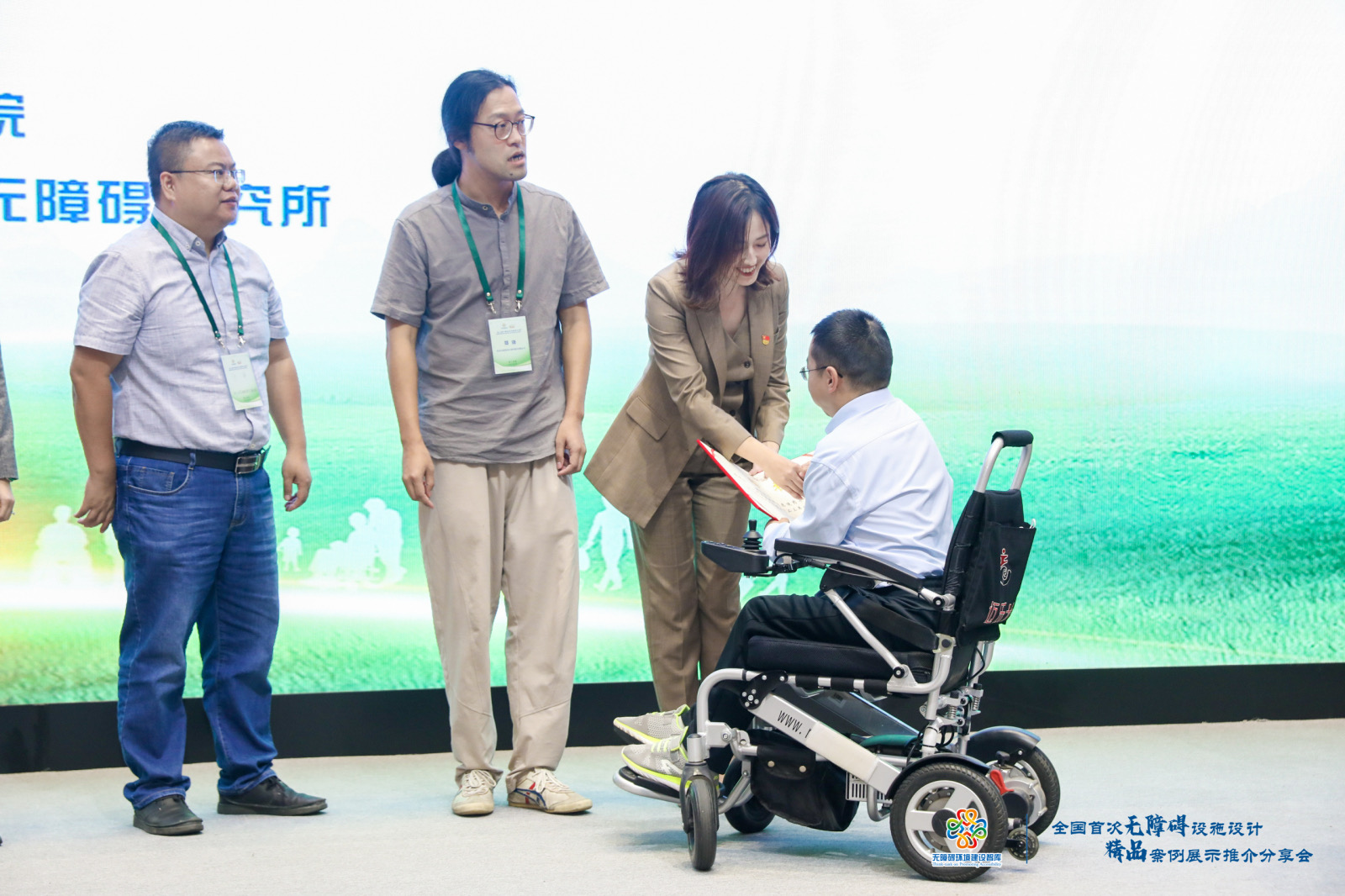 图片4.jpg 图片4.jpg